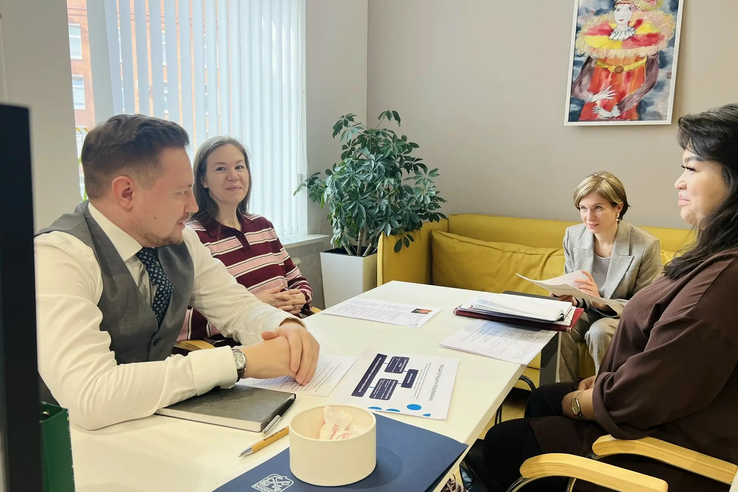 Молодежное Правительство ЛО шагает в НКО