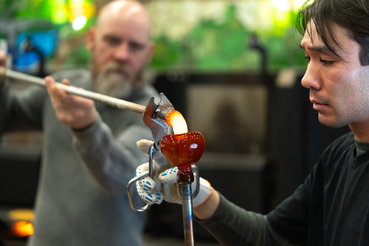 В Ленобласти возрождают мастерство ямбургских стеклодувов