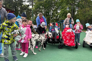 В Ленобласти ветеран СВО начал социальный проект по собакотерапии