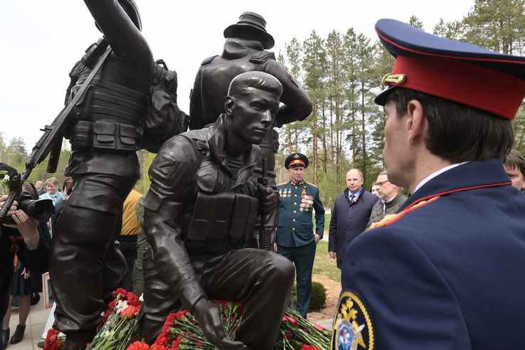 В Ленобласти открыт памятник героям СВО